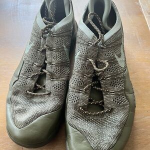 Nike Lupiknet Flyknit Sneakers pair